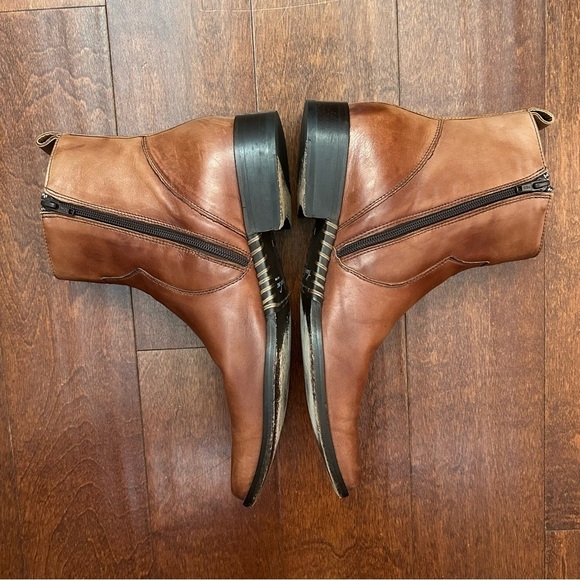 Kenneth Cole Brown Leather Men's Boots withSquared Toes, Size 9 - Picture 3 of 16